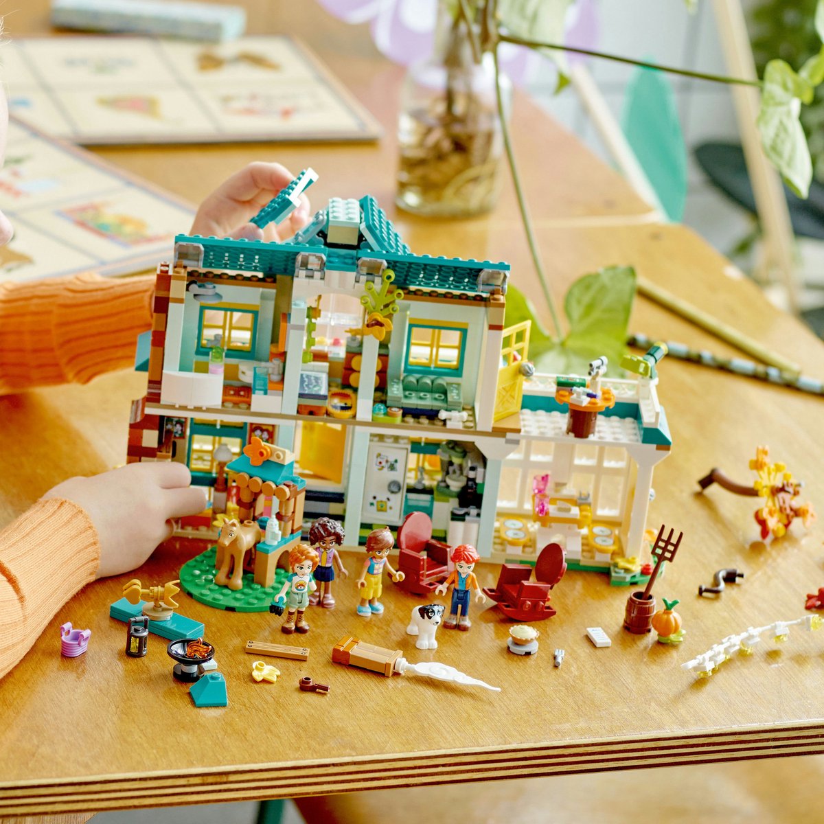 LEGO Friends Autumns huis, Poppenhuis Speelset met Minipoppetjes en Accessoires - 41730