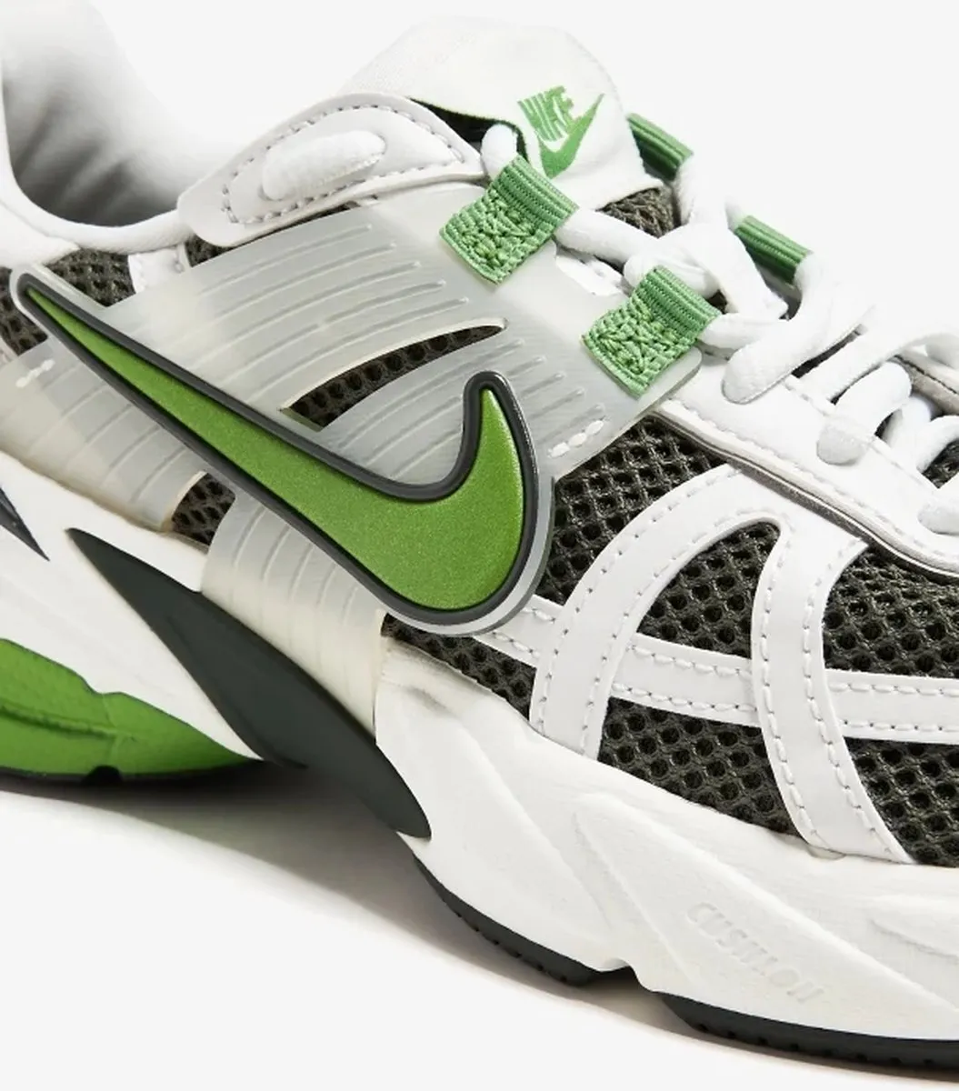 Nike V2K Run Sportschoenen - Maat 45 - Groen/Wit