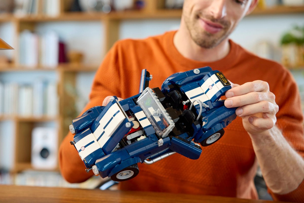 LEGO Icons 10357 - Shelby Cobra 427 S/C