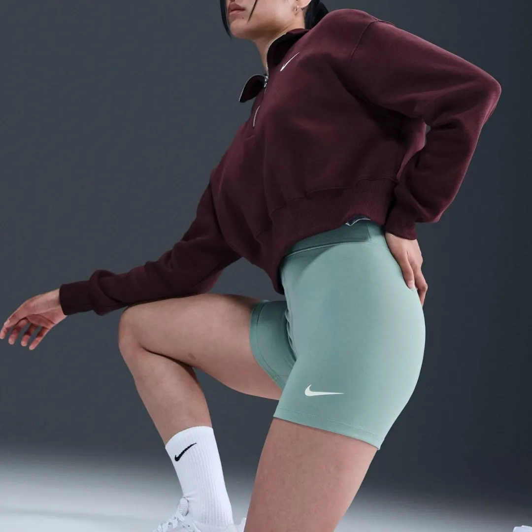 Nike Sportswear Classic Biker Short Dames M - Groen