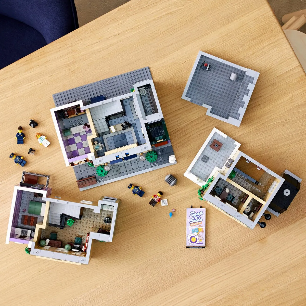 LEGO Icons Politiebureau 10278 - 2923 Stukken - afbeelding 5 van 6