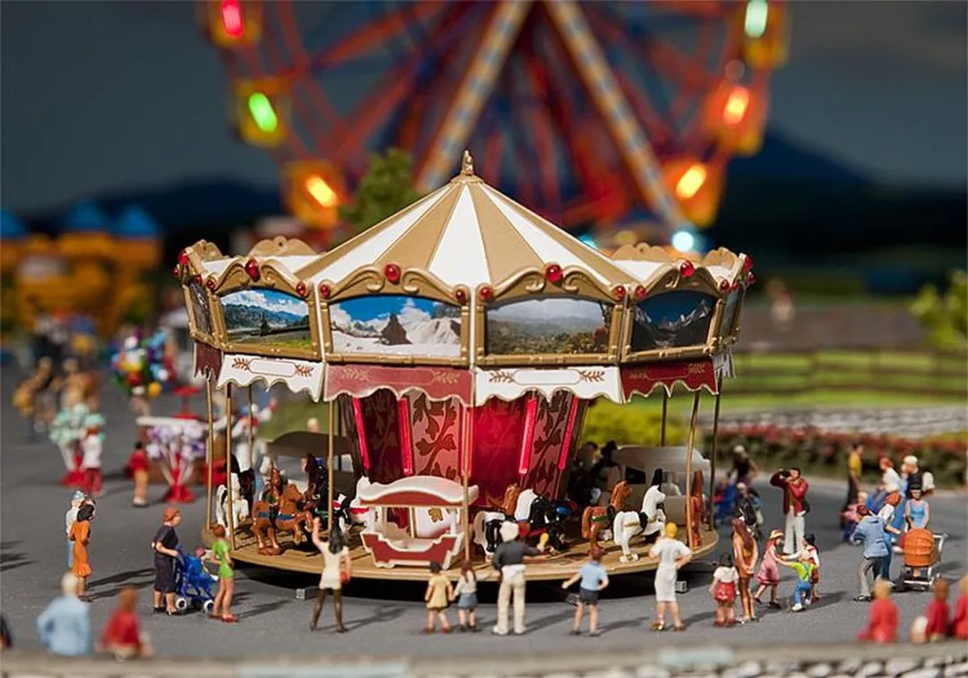 Faller H0 Kinderdraaimolen Modelbouwdecoratie