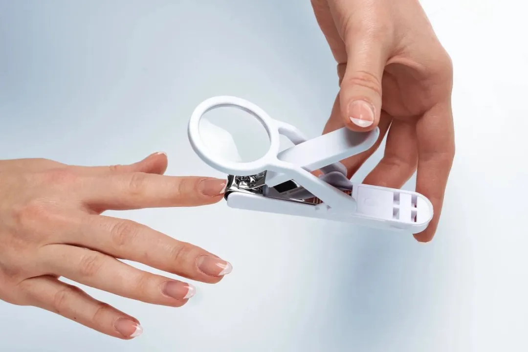 Westfalia Nagelknipper met vergrootglas - Wit