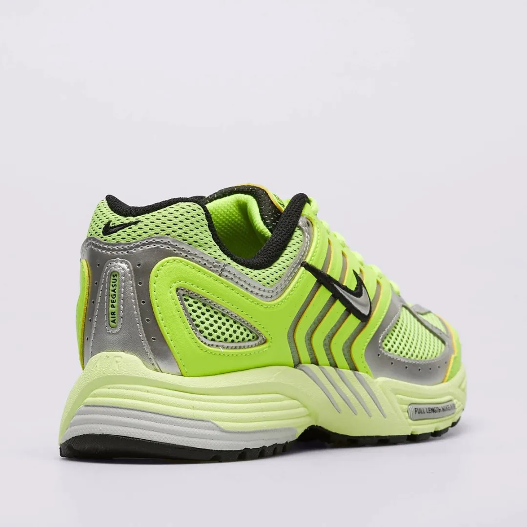 Nike Air Max Pegasus 2005 HQ1675-700 - Dames - 37.5 - Volt/Metallic Silver-Black