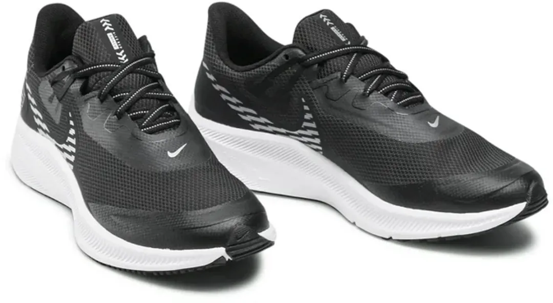 Nike Quest 3 Shield Sportschoenen - Maat 41 - Zwart/Wit