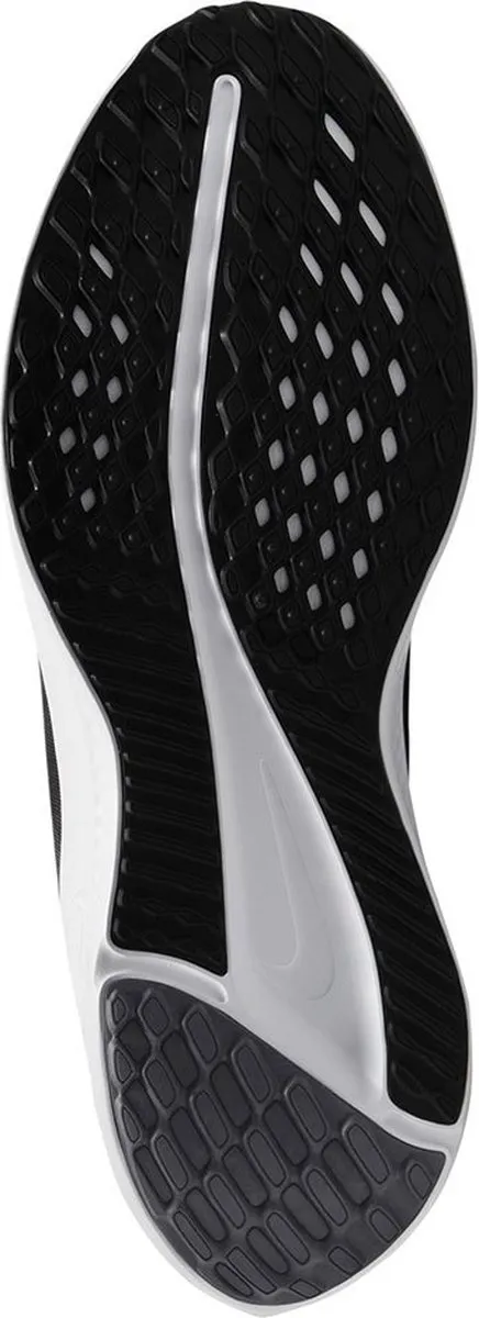 Nike Quest 5 Hardloopschoenen Maat 46 - Zwart