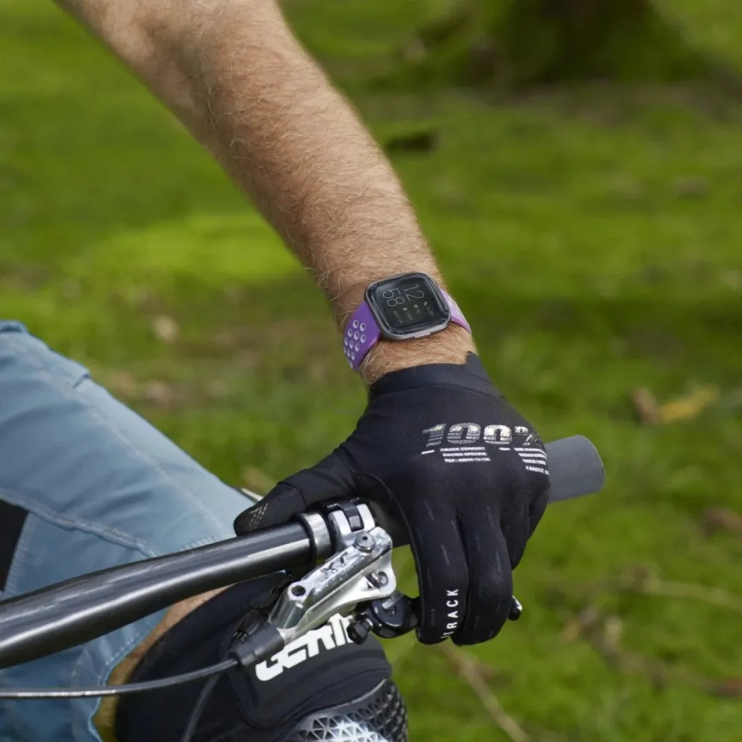 Hama Sportpolsband Fitbit Versa/Lite - Lila