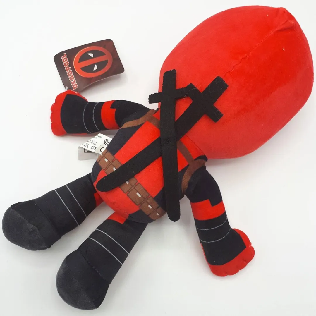 Marvel Deadpool Normal Posture Knuffel - 35 cm - Rood/Zwart