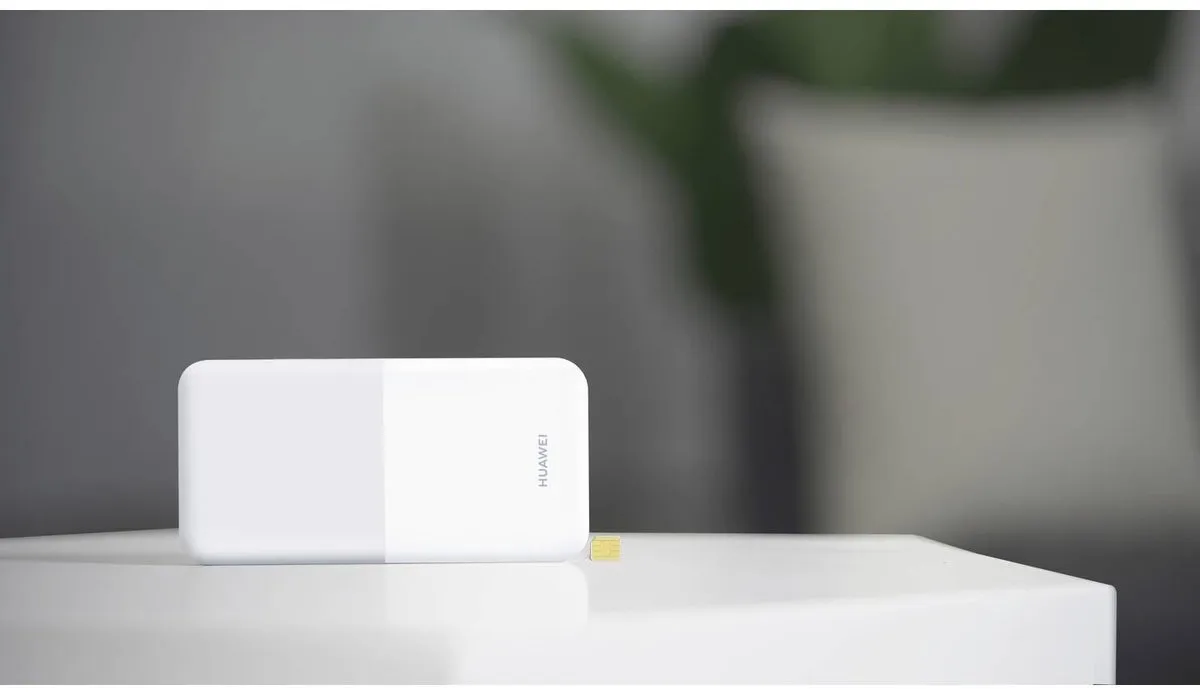 Huawei E5586-326 Mobiele WiFi Router - Wit