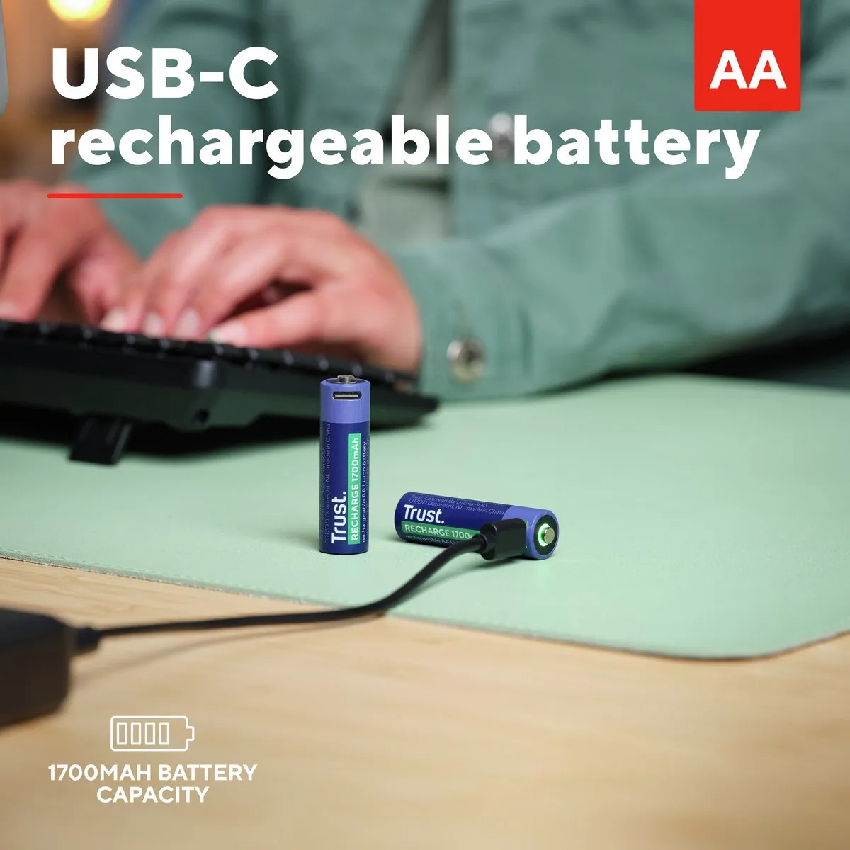 Trust 25584 Oplaadbare Lithium AA Batterij - 2 Stuks - Blauw/ Groen - afbeelding 6 van 6