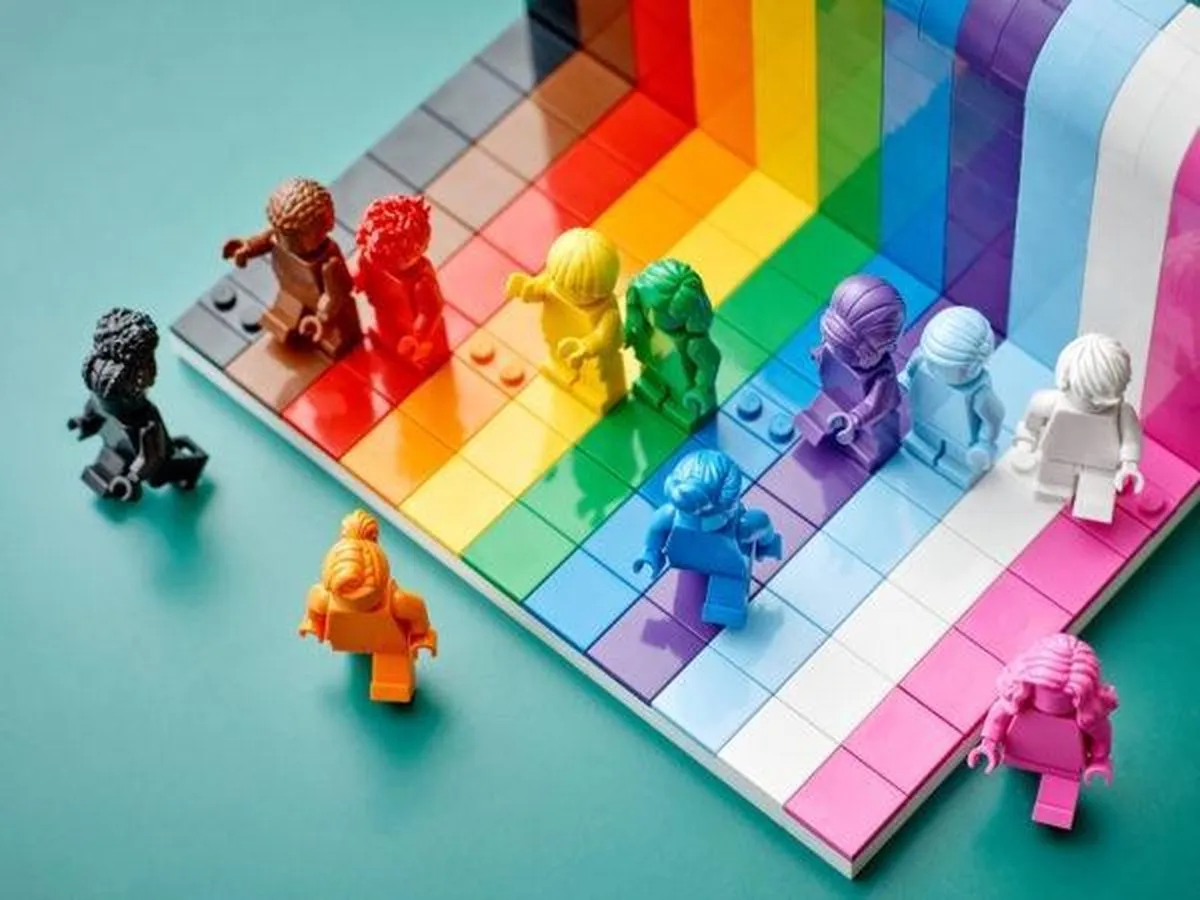 LEGO Everyone Is Awesome 40516 - 346 Stukken - 11 Minifiguren