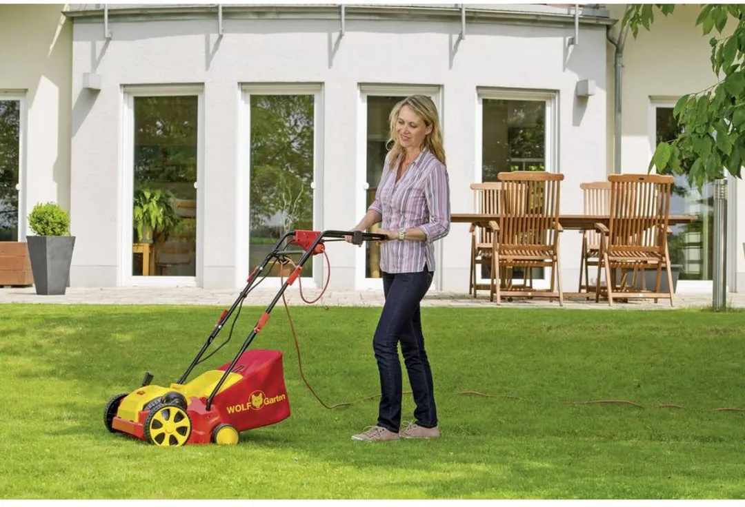 WOLF-Garten VS 302 E Verticuteermachine - 1200W - 30cm - 35L