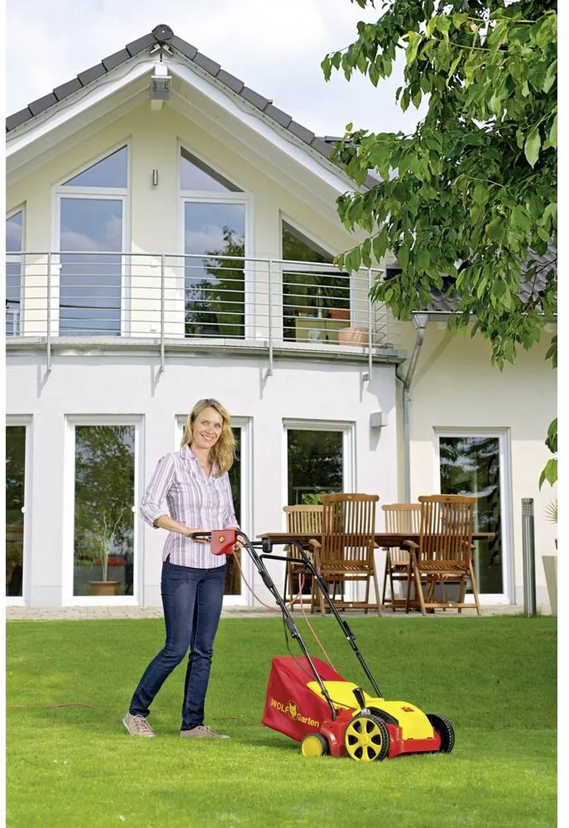 WOLF-Garten VS 302 E Verticuteermachine - 1200W - 30cm - 35L