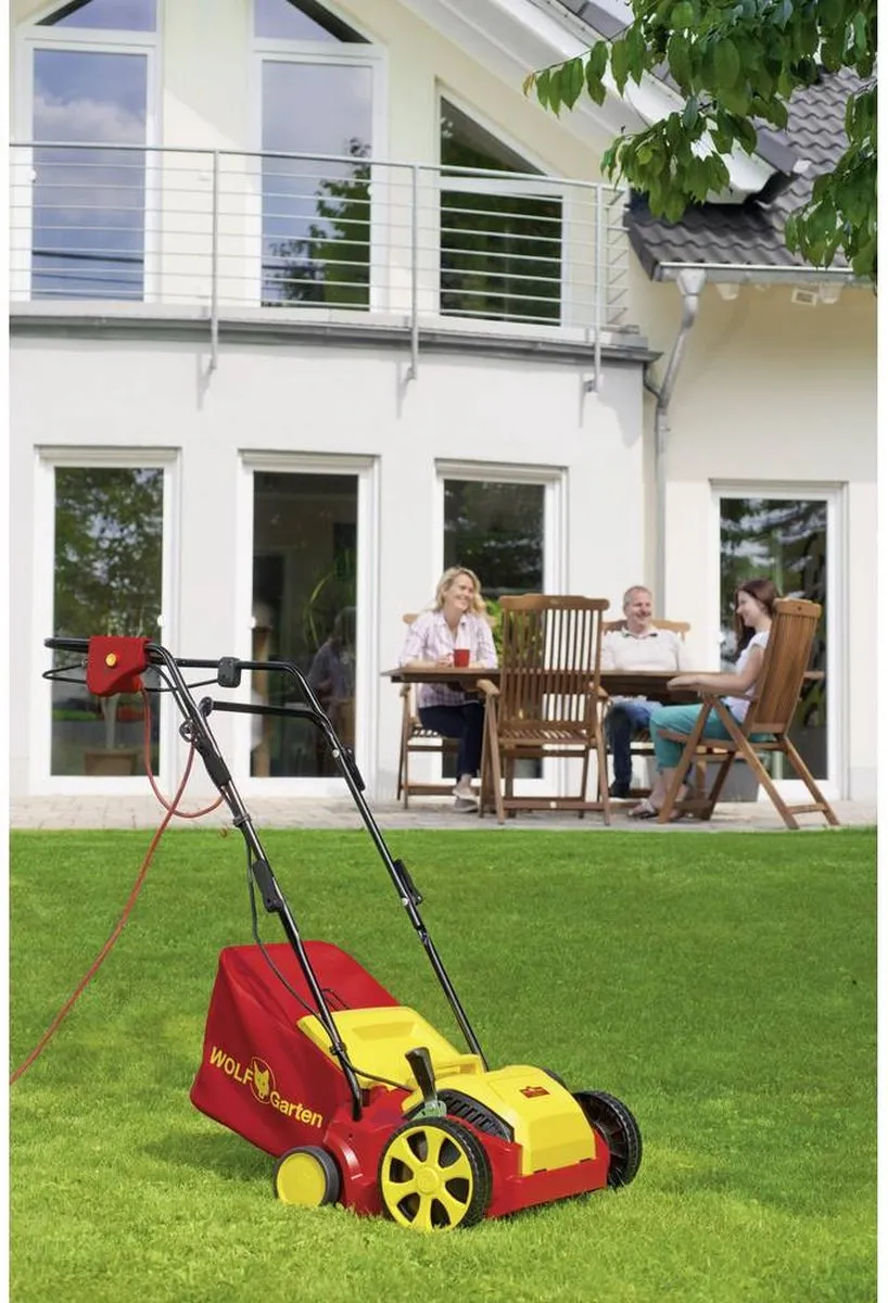 WOLF-Garten VS 302 E Verticuteermachine - 1200W - 30cm - 35L