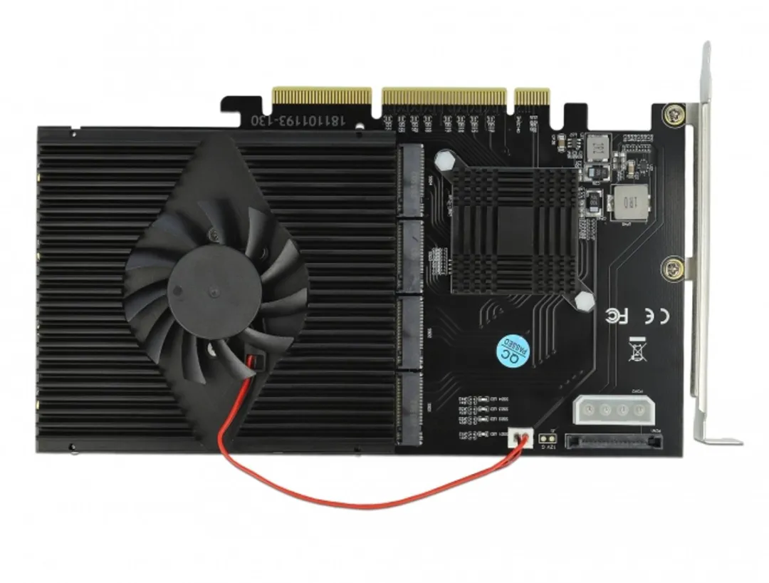 Delock PCIe x8/x16 naar 4x M.2 NVMe Kaart - Zwart