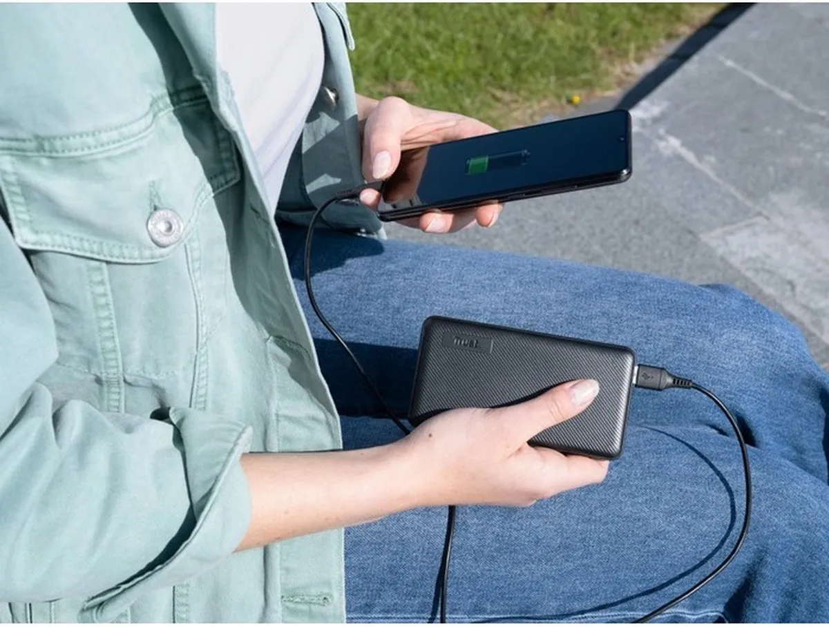 Trust PRIMO 15.000 Powerbank 15W - 3x Opladen - Zwart