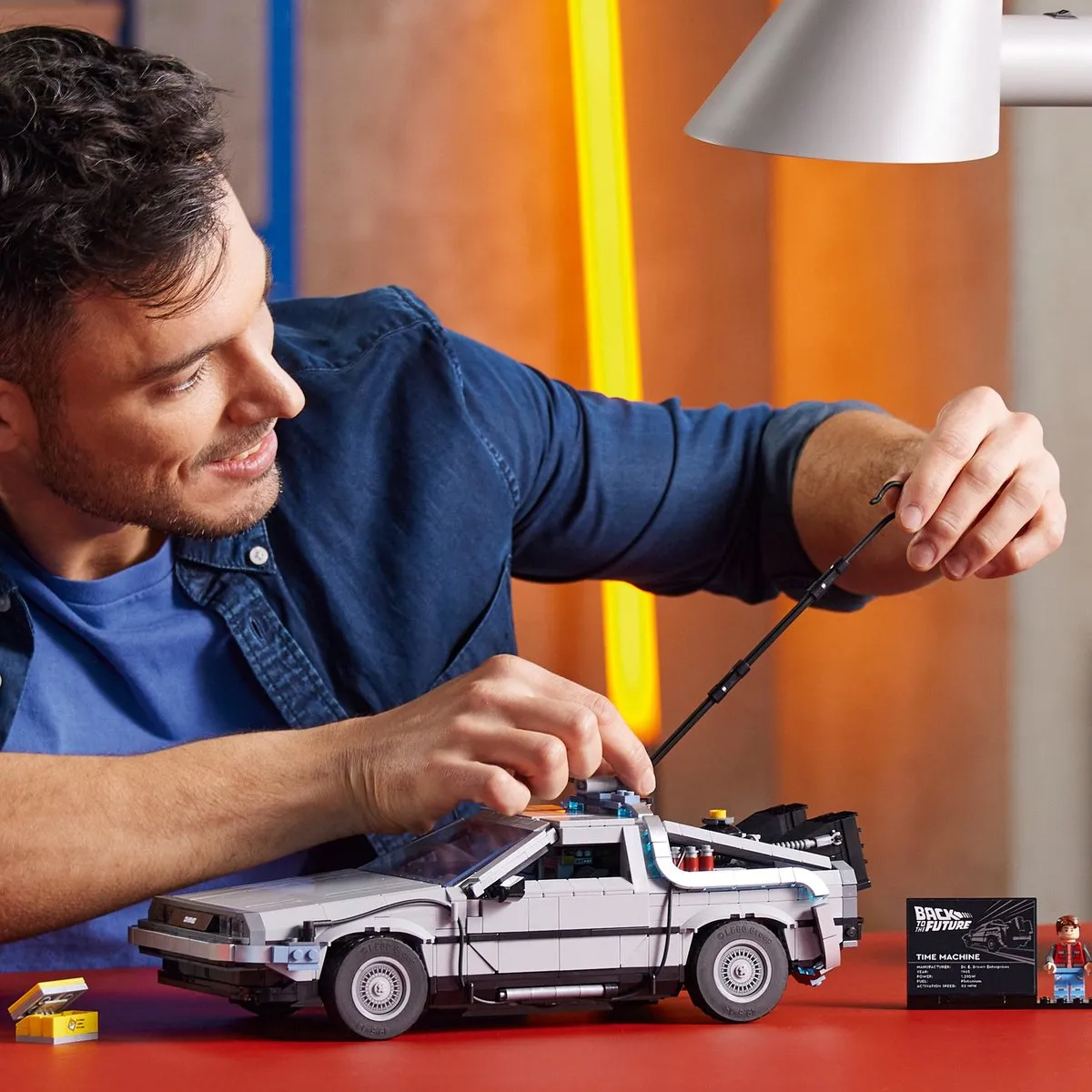 LEGO Back to the Future Time Machine 10300 - 1872 Stukken - afbeelding 6 van 6