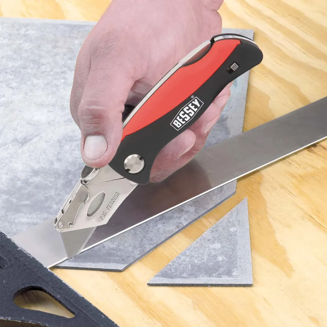 Bessey Knipmes Erdi 160mm - 5 Reservemesjes - Zwart/Rood/Chroom