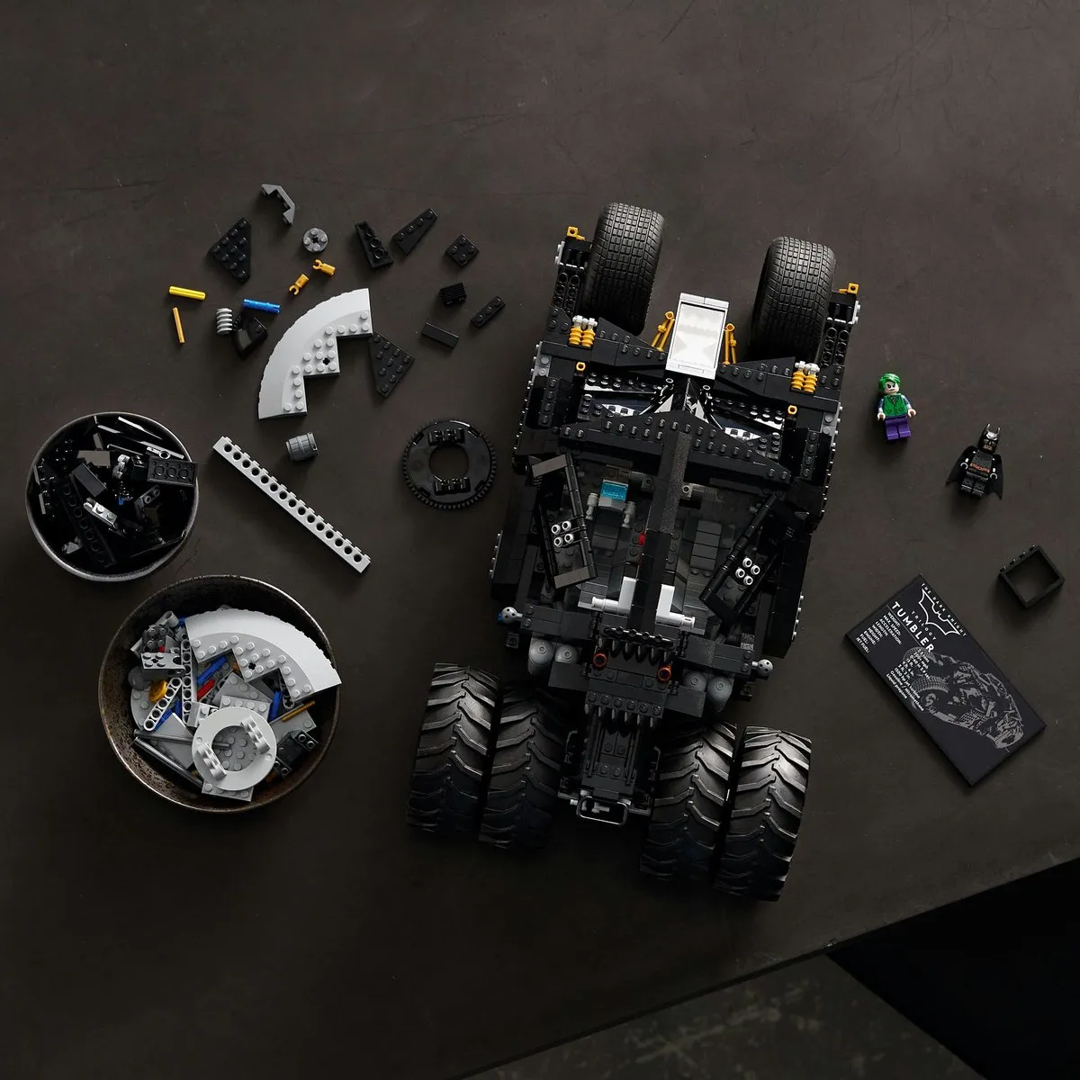 LEGO DC Batman Batmobile Tumbler 76240 - 2049 Stukken - afbeelding 4 van 6
