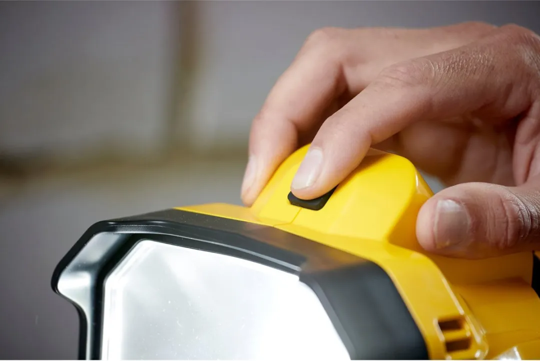 Stanley FatMax 18V Werklamp SFMCL030B-XJ - Geel