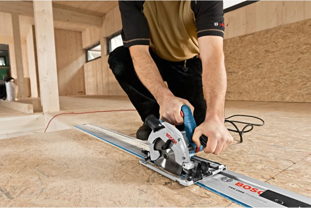 Bosch Professional GKS 55+ GCE Handcirkelzaag 165mm - 1350W - afbeelding 6 van 6