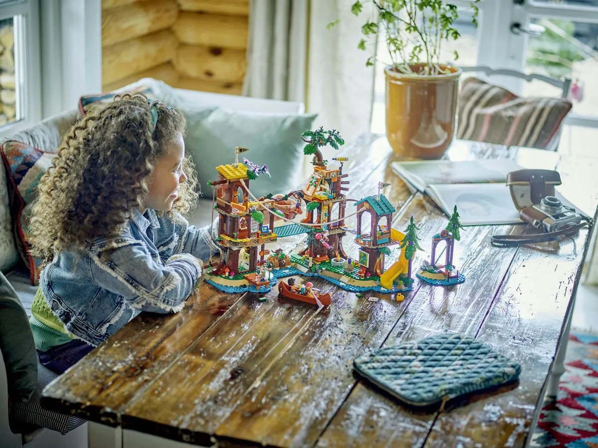 LEGO Friends Avonturenkamp Boomhut 42631 - 1128 Stukken - afbeelding 2 van 6