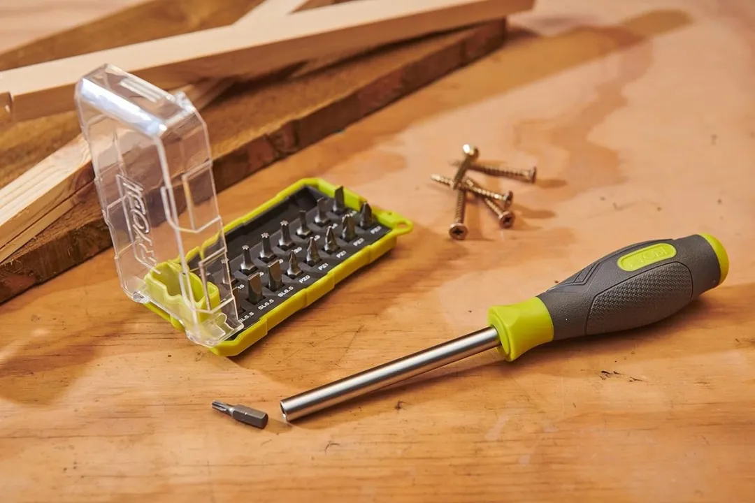 Ryobi RSD17PCS Schroevendraaierset 17-delig - Grijs/Groen/Zilver
