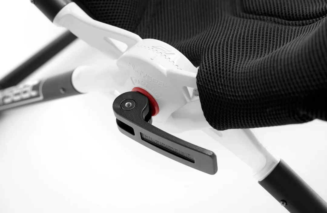 Playseat Challenge DD FO.00366 Racestoel - Zwart/Wit - afbeelding 6 van 6