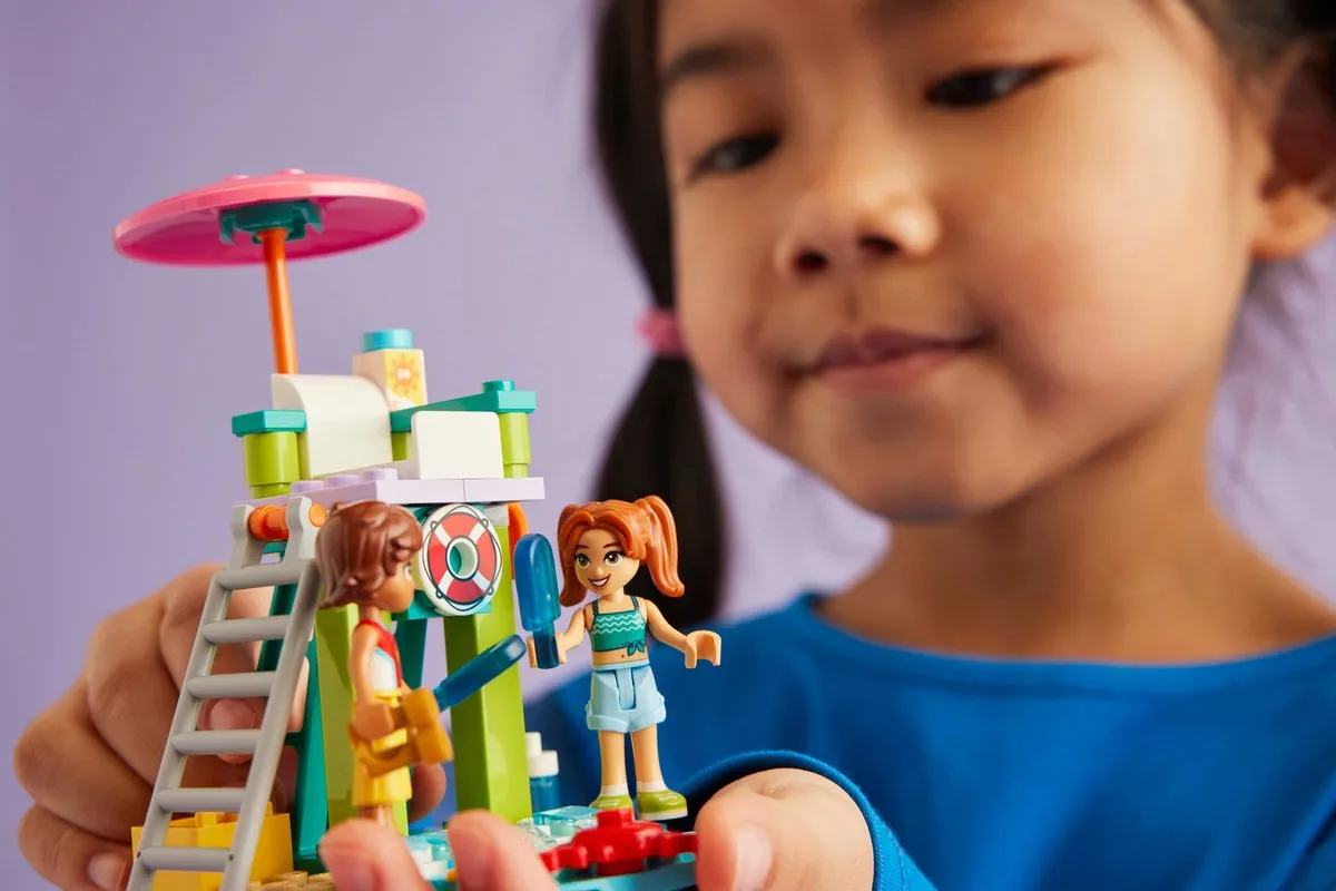 LEGO Friends Strand Waterscooter 42623 - 2 Minifiguren - afbeelding 2 van 6