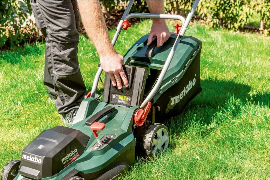 Metabo 26V Accu Grasmaaier 36cm - 45L Opvangbak