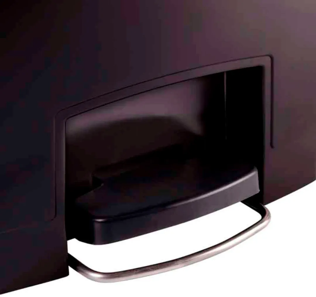 Rubbermaid Slim Jim Step On Afvalbak 30L - Zwart