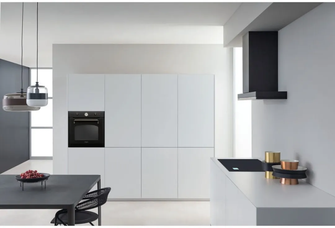 Whirlpool WTA C 8411 SC AN Inbouwoven 73L - 2600W - Antraciet