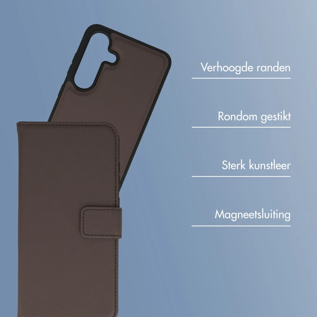 Imoshion Bookcase Hoesje Samsung Galaxy S25 - Bruin