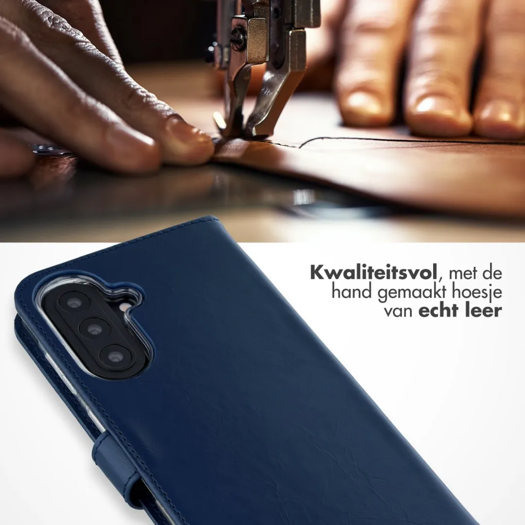 Selencia Hoesje Samsung Galaxy A57 - Donkerblauw Leder - 3 Pasjes