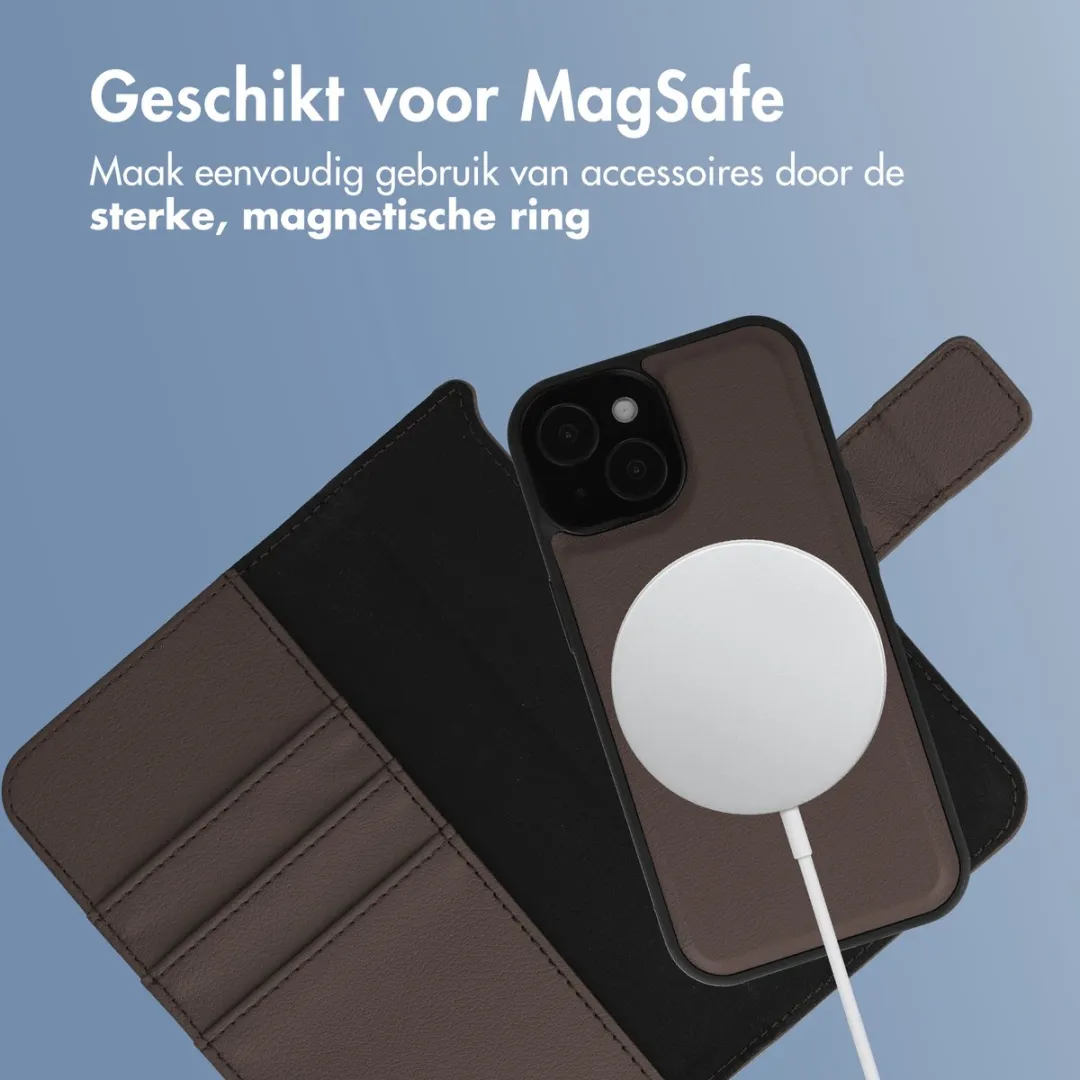 Imoshion Hoesje iPhone 15 2-in-1 Bookcase - 3 Pasjes - Bruin