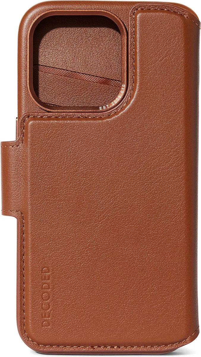 Decoded D24IPO15PMDW5TN iPhone 15 Pro Max Hoesje - 2-in-1 Magnetisch - 3 Pasjes - Tan