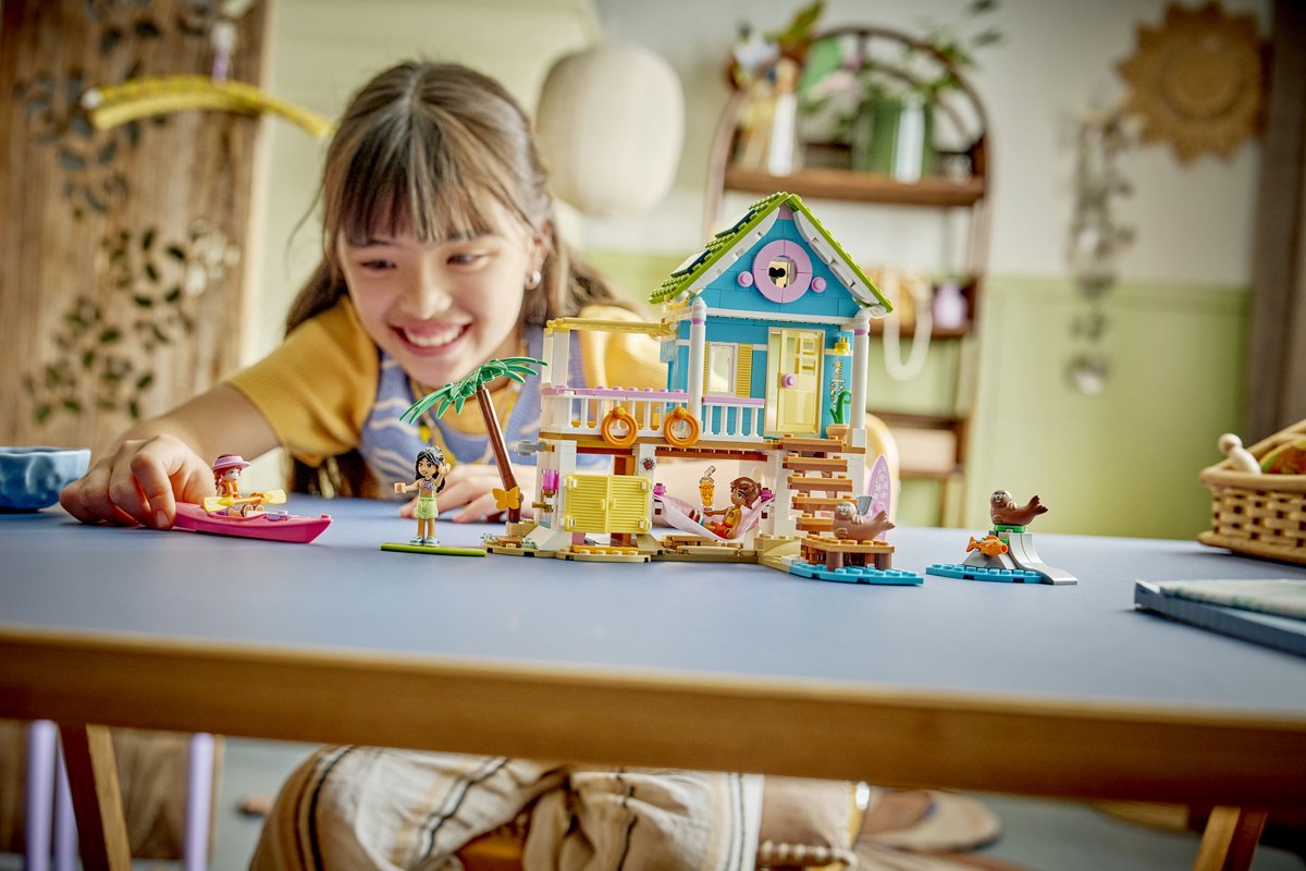 LEGO Friends strandhuis speelset met robben - creatief bouwplezier.