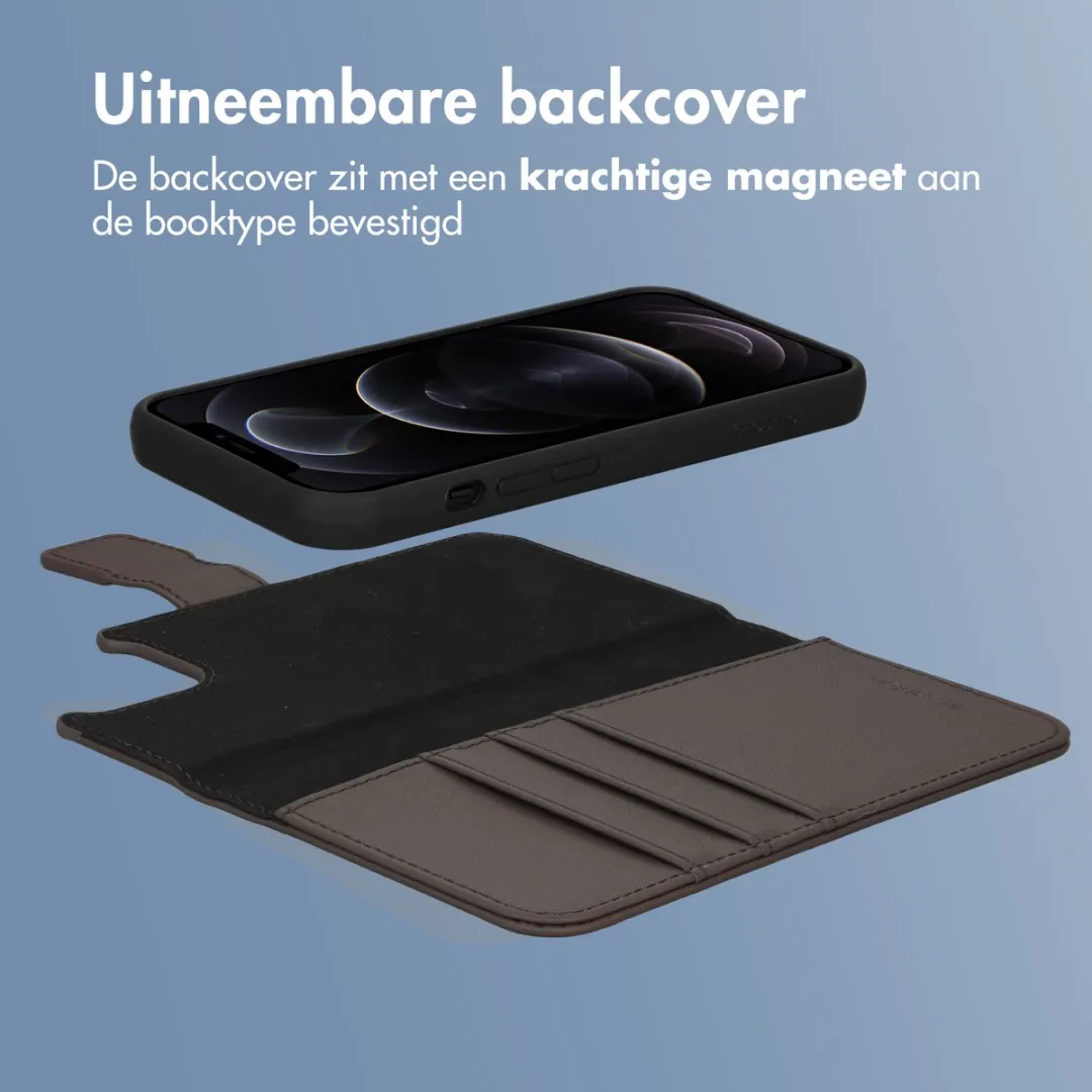 Imoshion Hoesje iPhone 12 Pro/12 - 2-in-1 Bookcase Bruin