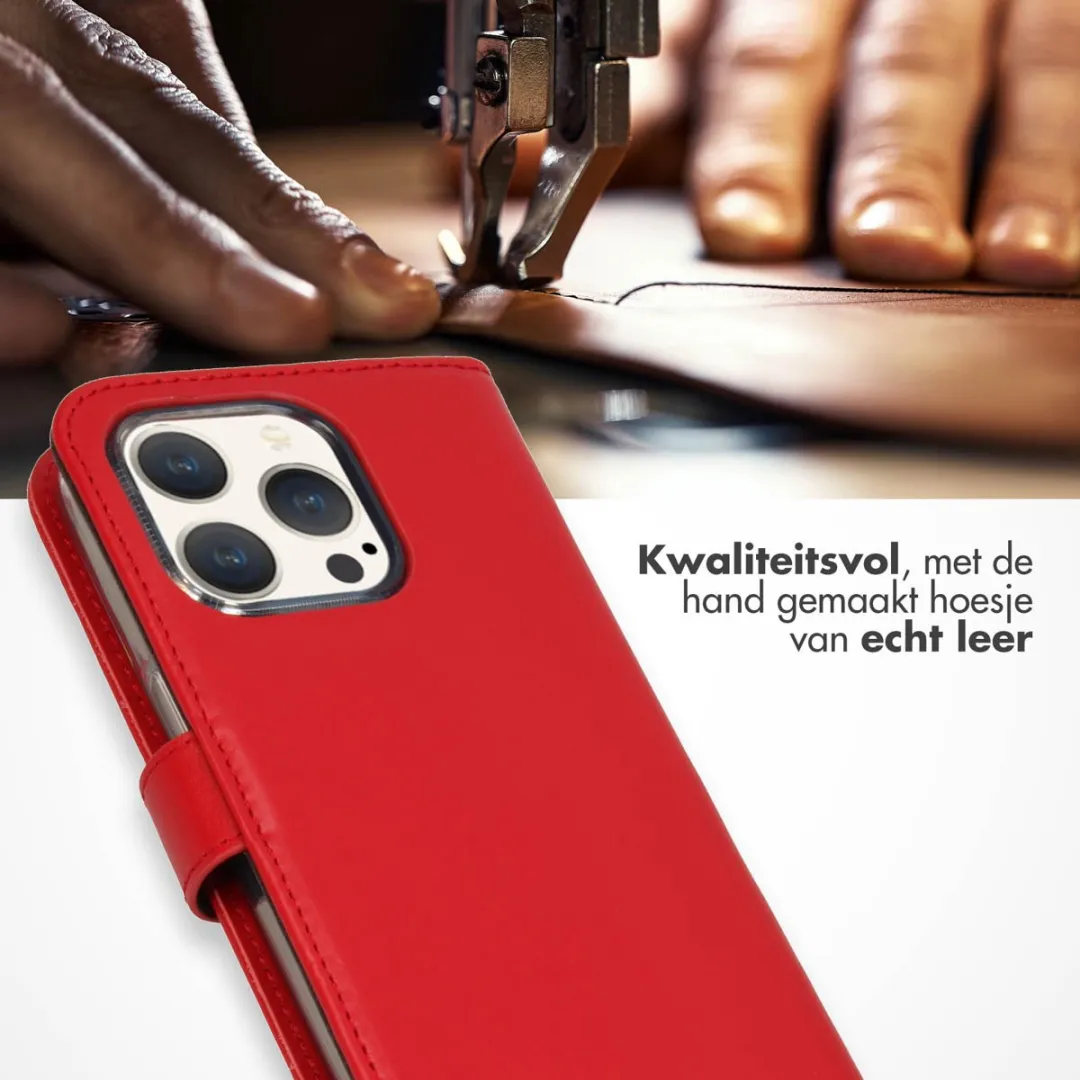 Selencia Hoesje iPhone 15 Pro - Rood Leder - 3 Pasjes
