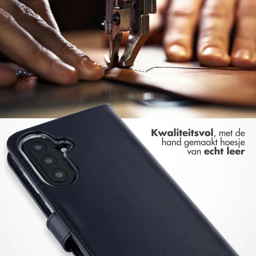 Selencia Hoesje Samsung Galaxy A57 - Echt Lederen Bookcase 3 Stuks - Zwart
