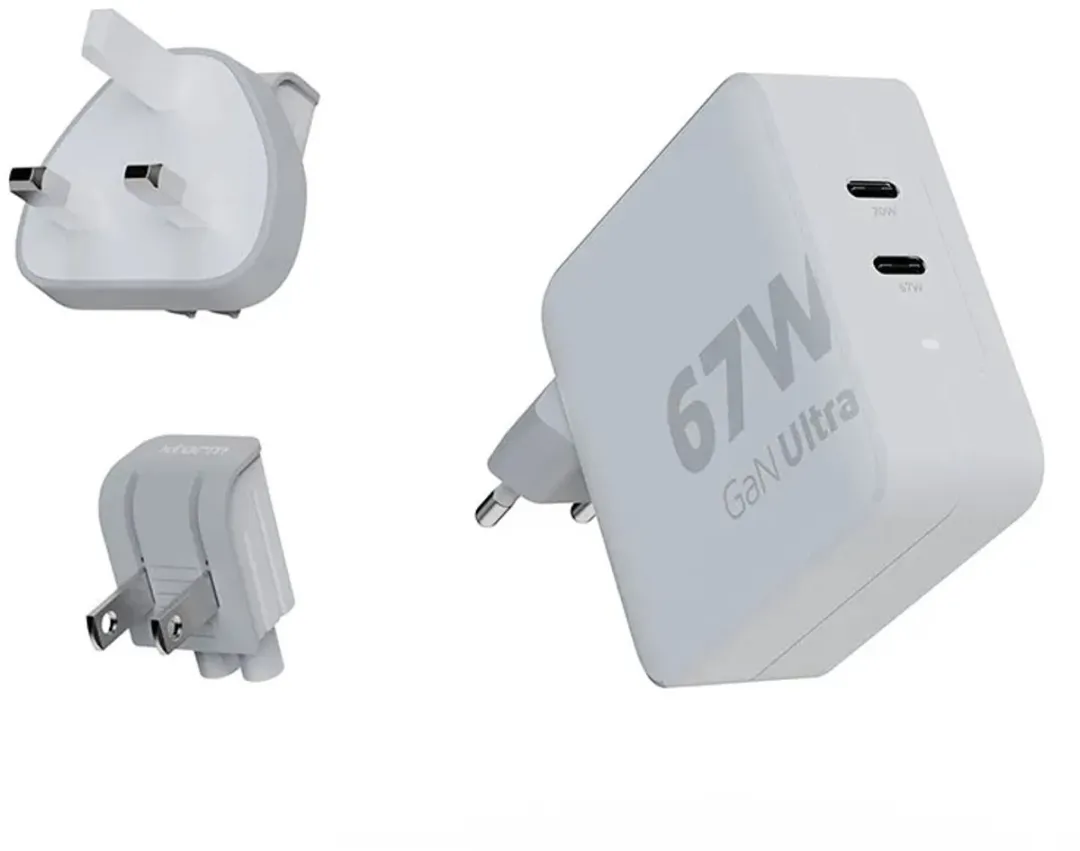 Xtorm 67W Reisstekker Wereldstekker XVC2067 - 3 Poorten - 20W USB-C PD - Wit