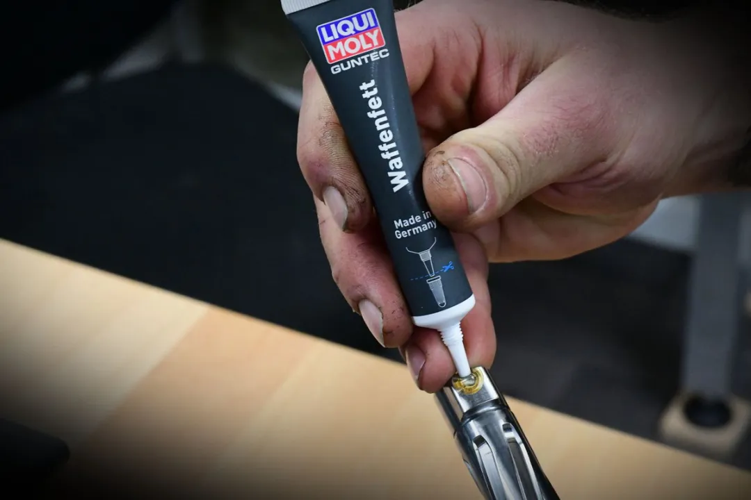 Liqui Moly GunTec Keramisch Wapenvet 20ml - Wit - afbeelding 6 van 6