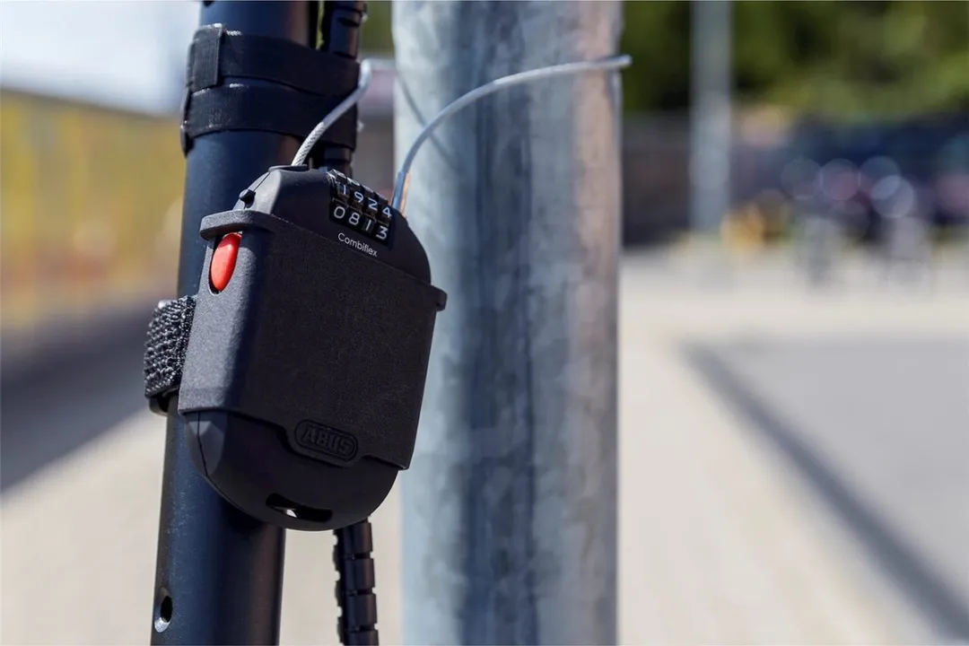 ABUS Combiflex 2503/120 Slot met UCH 2503 Houder - 120cm Staalkabel - Zwart - afbeelding 5 van 6
