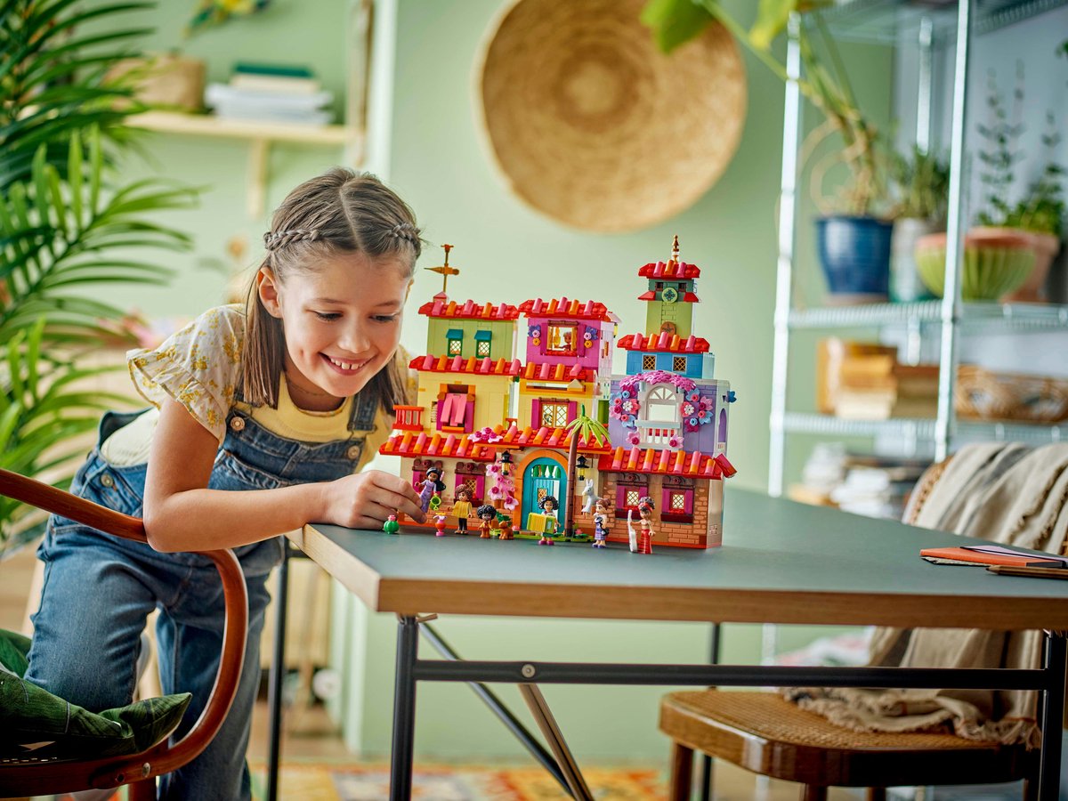 LEGO Disney Encanto Het magische huis van de familie Madrigal - 43245