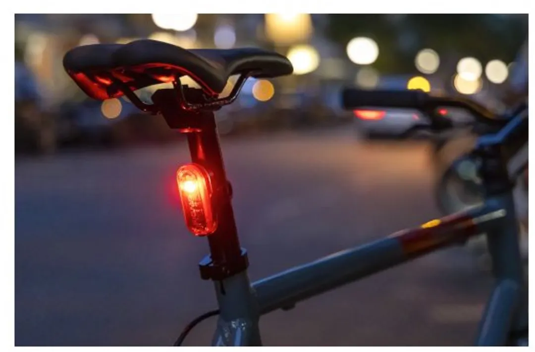 Sigma Sport AURA 30 Led Koplamp - 30 Lux - Zwart
