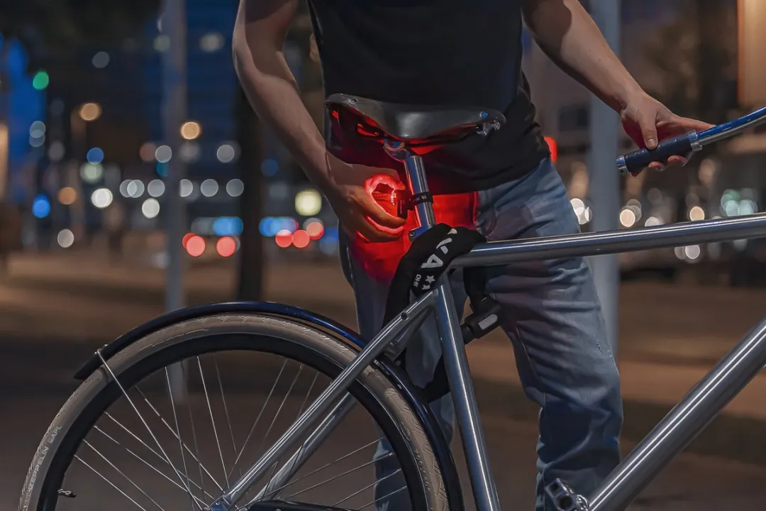 AXA Compactline Achterlicht LED - USB Oplaadbaar - Zwart