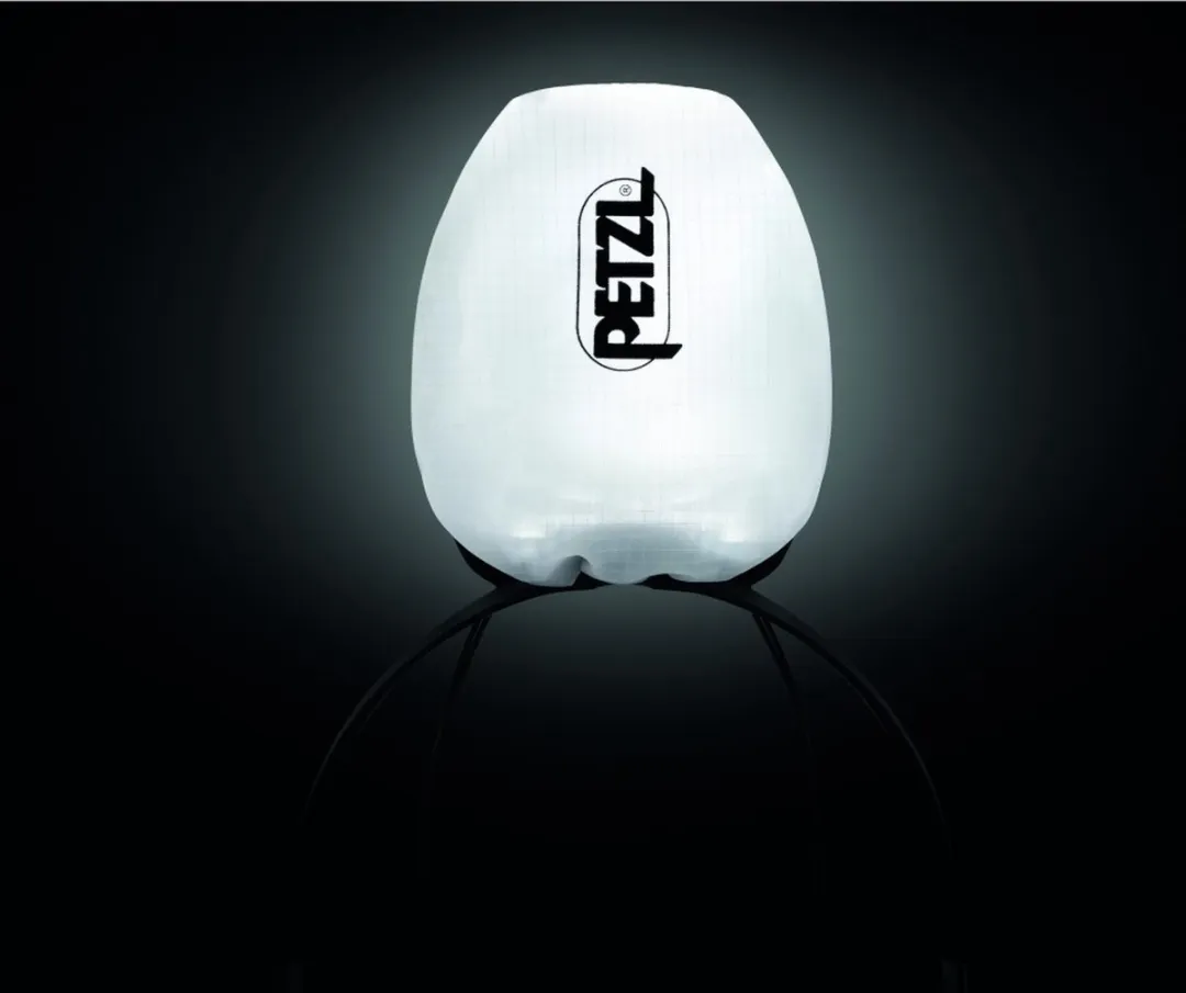 Petzl Iko Core Hoofdlamp - 8 Lichtpunten - Zwart