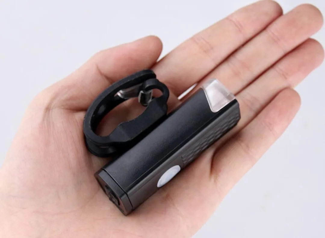 Voltano Luxe Fietsverlichting USB Oplaadbaar 30 Lux - Zwart
