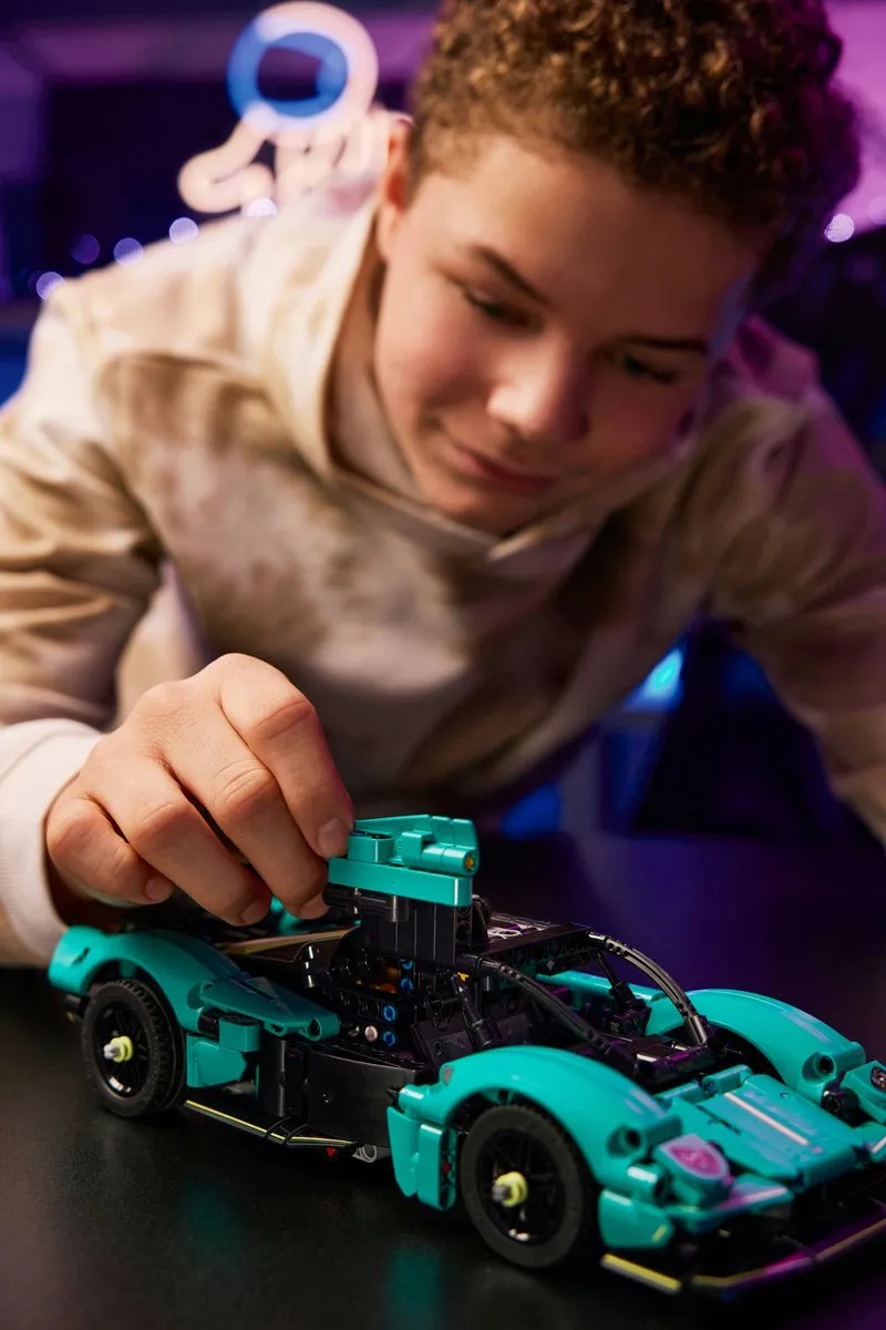 LEGO Technic Aston Martin Valkyrie 42208 - 707 Stukken - Multicolor