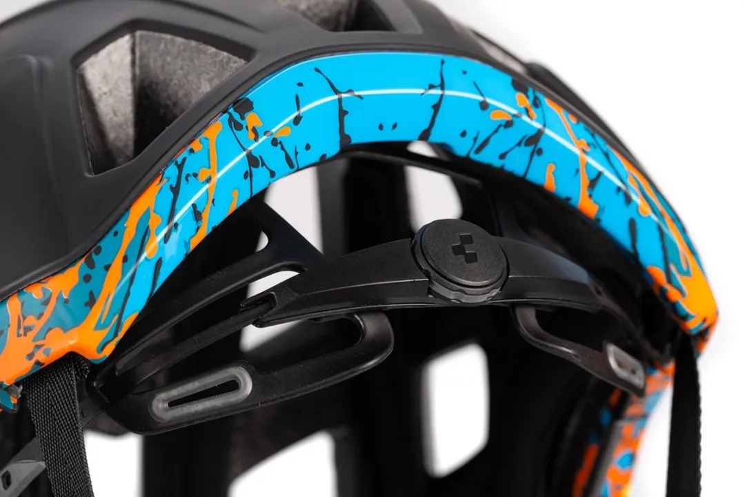 Cube Badger Fietshelm 21 Ventilatiegaten - 52-56cm - Zwart/Meerkleurig